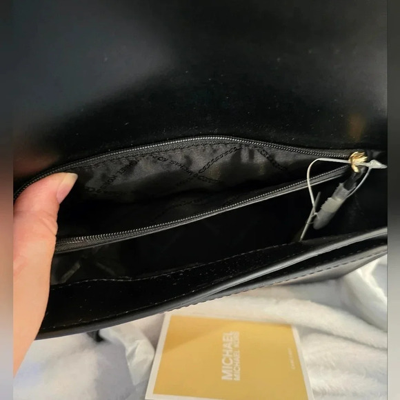 NWT Michael Kors large full flap chain crossbody - Picture 2 of 13